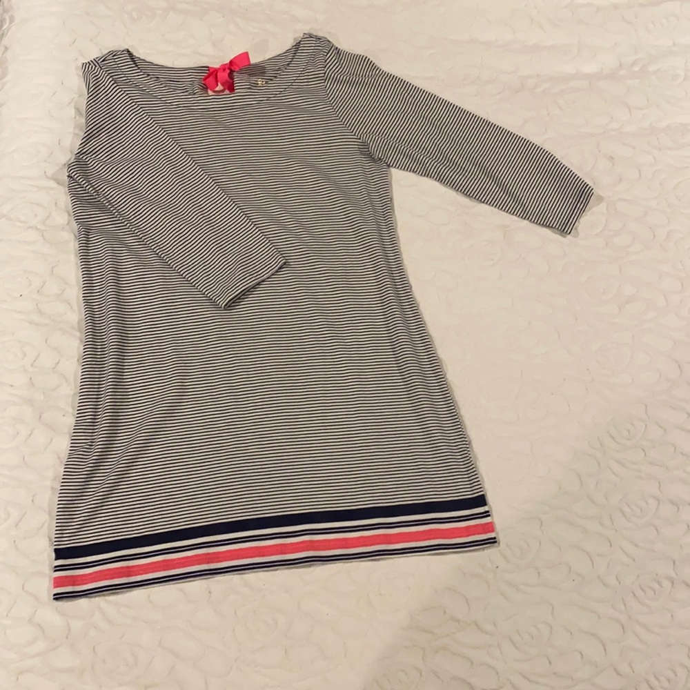 Size L 100% Pima Cotton
Color blocked detail. Striped
3/4 Sleeve
Blue